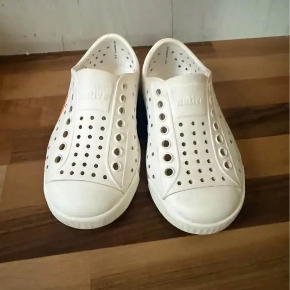 Star Wars white natives size 8